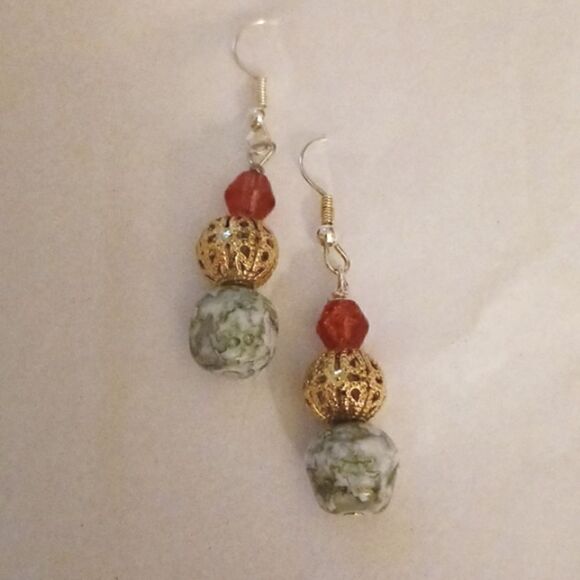 Handcrafted dangle earrings - Picture 1 of 3